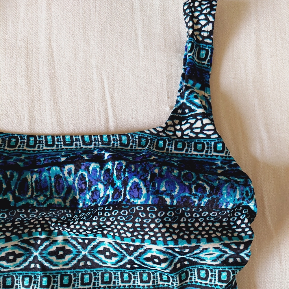Robby Len One piece swimsuit size 10. - Picture 5 of 16